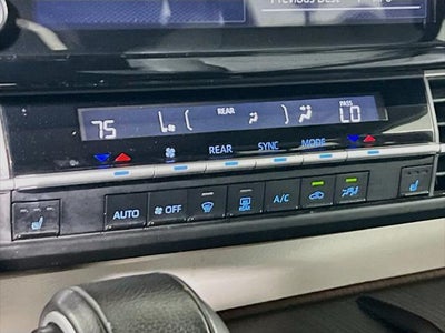2024 Toyota Sienna XLE 8 Passenger