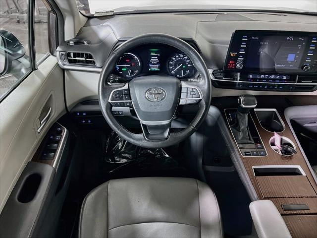 2024 Toyota Sienna XLE 8 Passenger