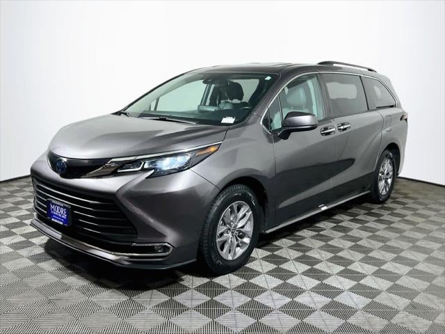 2024 Toyota Sienna XLE 8 Passenger