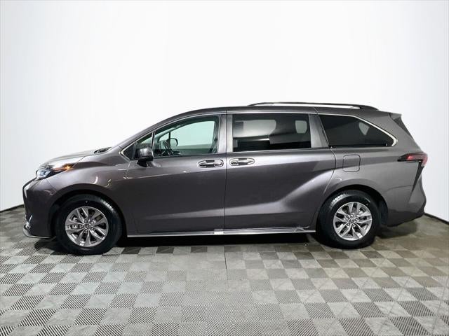 2024 Toyota Sienna XLE 8 Passenger