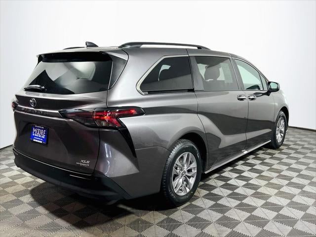 2024 Toyota Sienna XLE 8 Passenger