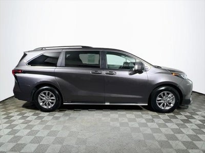 2024 Toyota Sienna XLE 8 Passenger