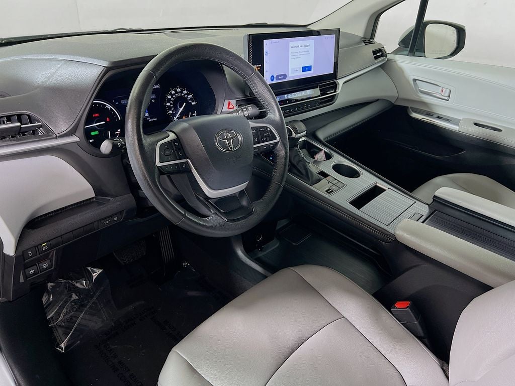 2025 Toyota Sienna XLE 8 Passenger