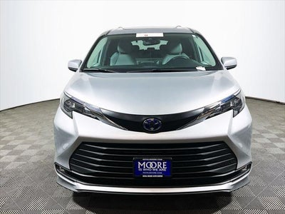 2025 Toyota Sienna XLE 8 Passenger