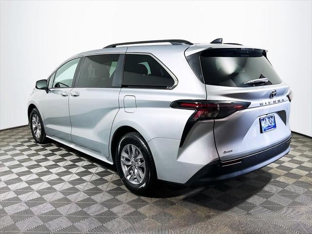 2025 Toyota Sienna XLE 8 Passenger