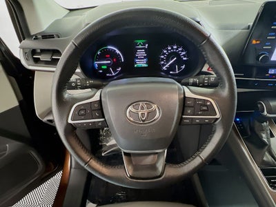 2022 Toyota Sienna XLE 8 Passenger