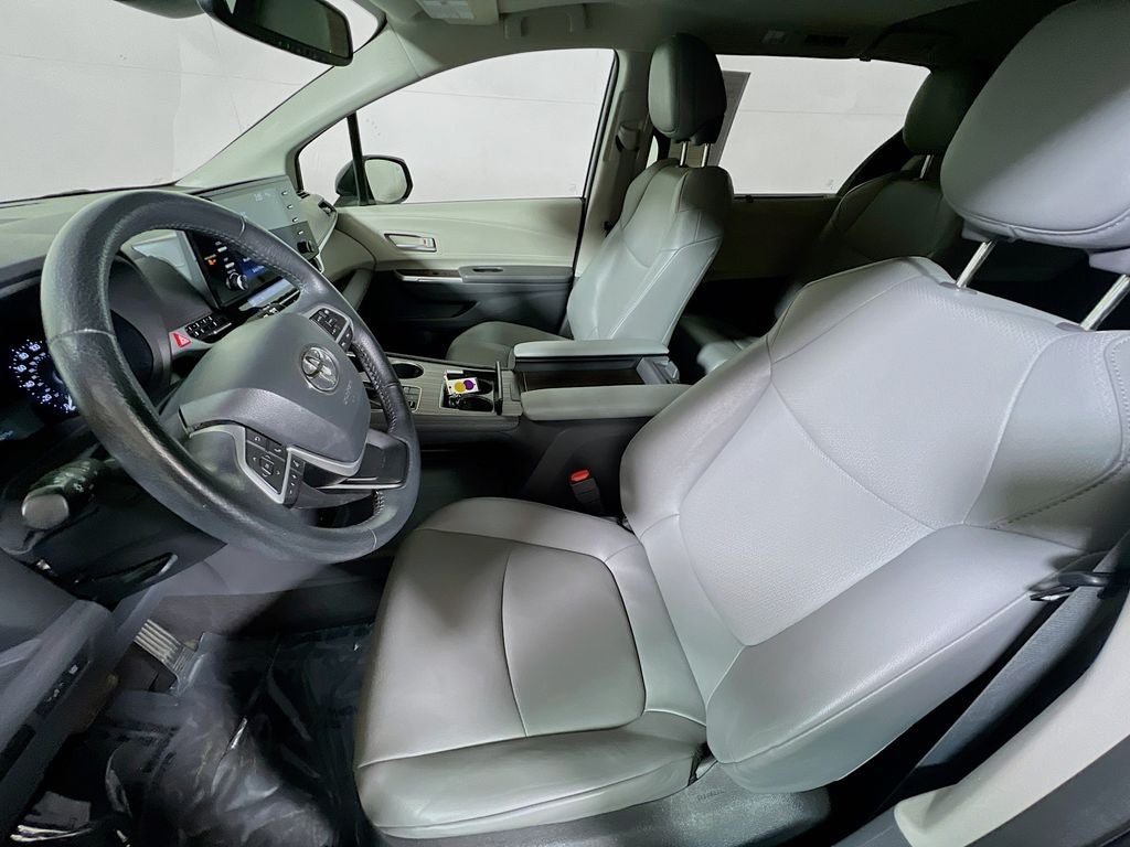 2024 Toyota Sienna XLE 8 Passenger