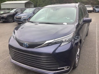 2024 Toyota Sienna XLE 8 Passenger