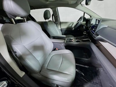 2024 Toyota Sienna XLE 8 Passenger