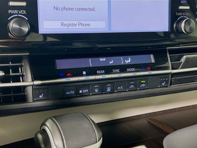 2024 Toyota Sienna XLE 8 Passenger