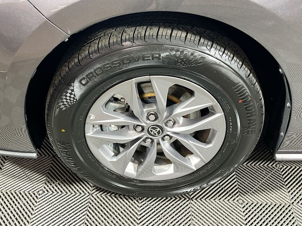 2024 Toyota Sienna XLE 8 Passenger