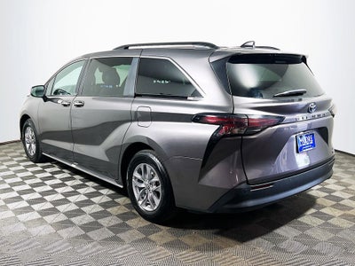 2024 Toyota Sienna XLE 8 Passenger