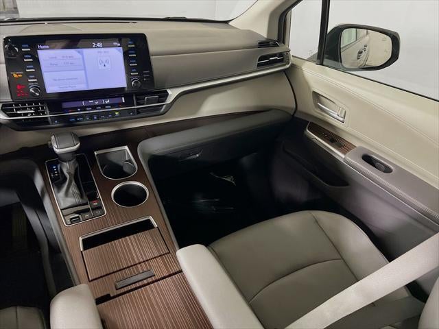 2024 Toyota Sienna XLE 8 Passenger