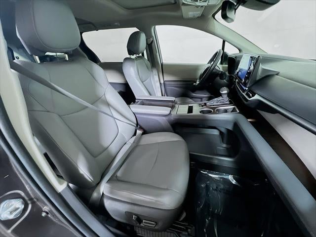 2024 Toyota Sienna XLE 8 Passenger