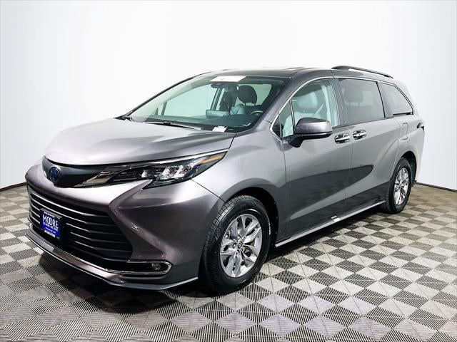 2024 Toyota Sienna XLE 8 Passenger