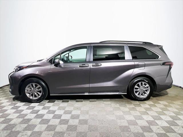 2024 Toyota Sienna XLE 8 Passenger