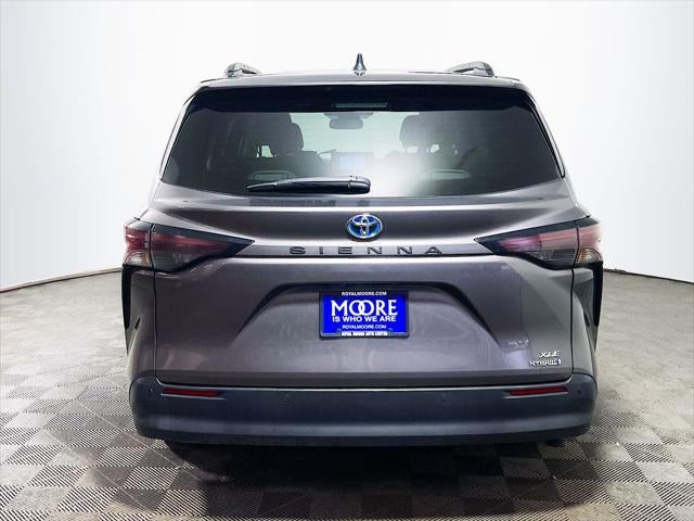 2024 Toyota Sienna XLE 8 Passenger