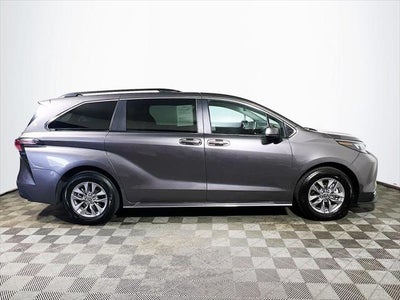 2024 Toyota Sienna XLE 8 Passenger