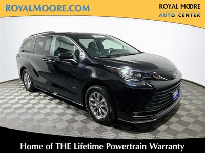 2026 Toyota Sienna XLE 8 Passenger