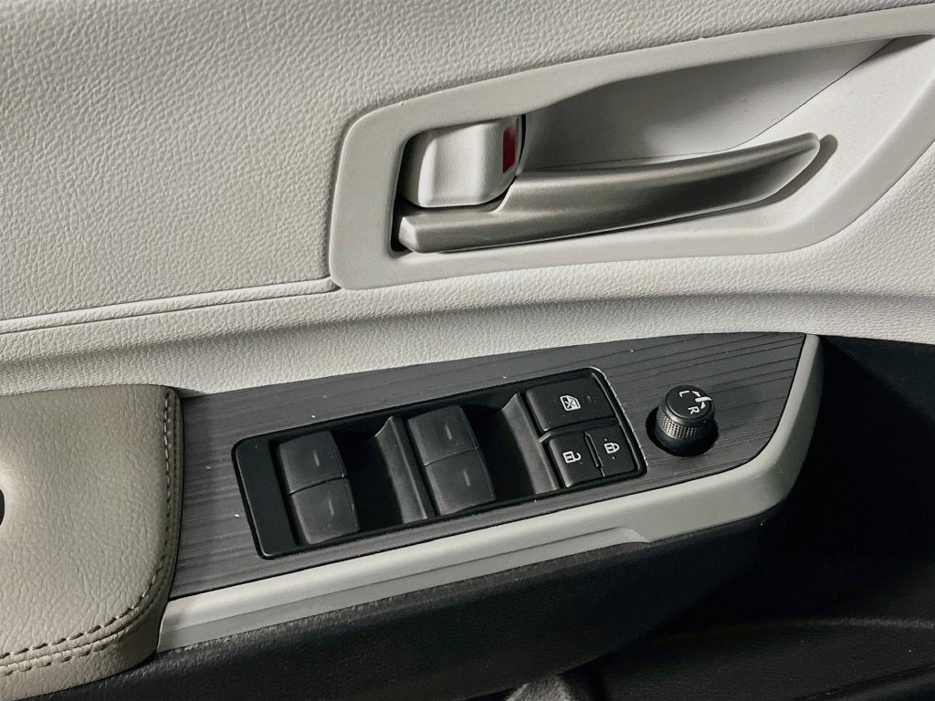2026 Toyota Sienna XLE 8 Passenger