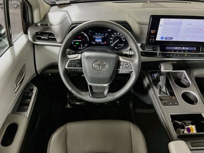 2026 Toyota Sienna XLE 8 Passenger