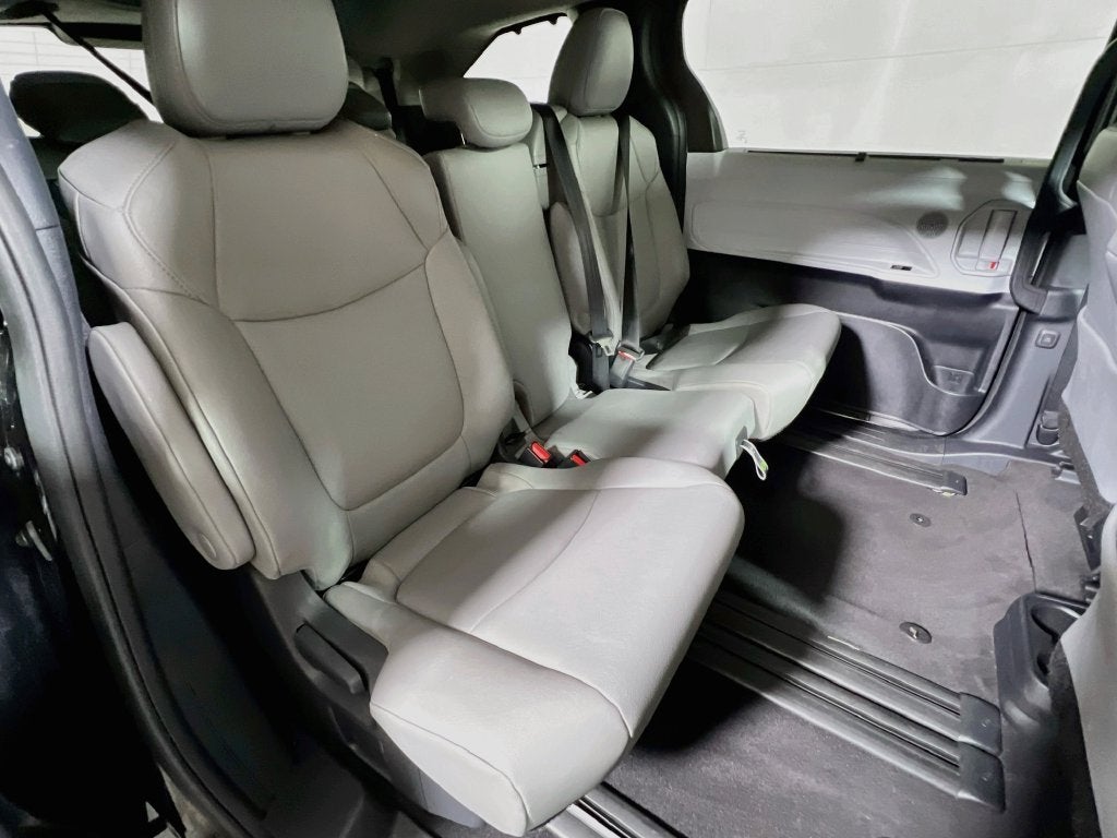 2026 Toyota Sienna XLE 8 Passenger