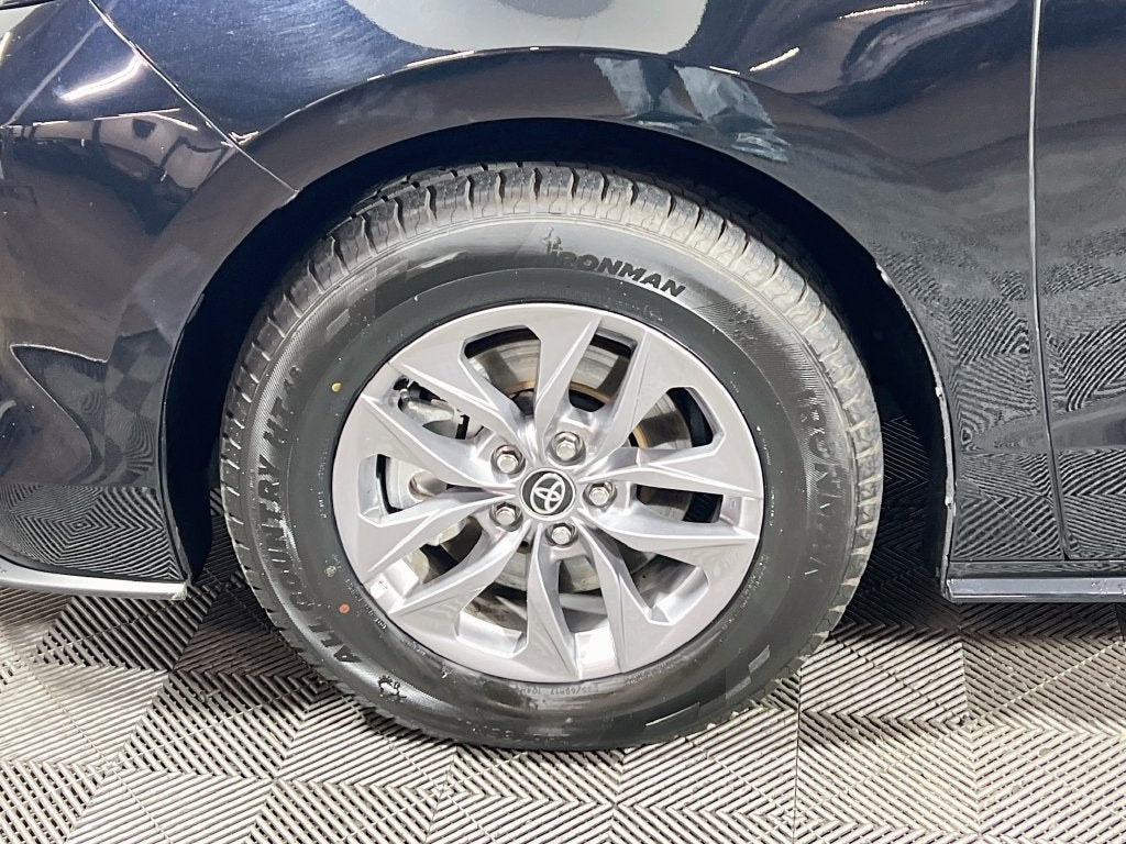 2026 Toyota Sienna XLE 8 Passenger