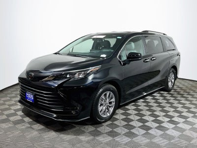 2026 Toyota Sienna XLE 8 Passenger