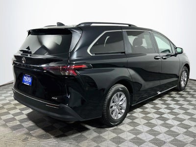 2026 Toyota Sienna XLE 8 Passenger