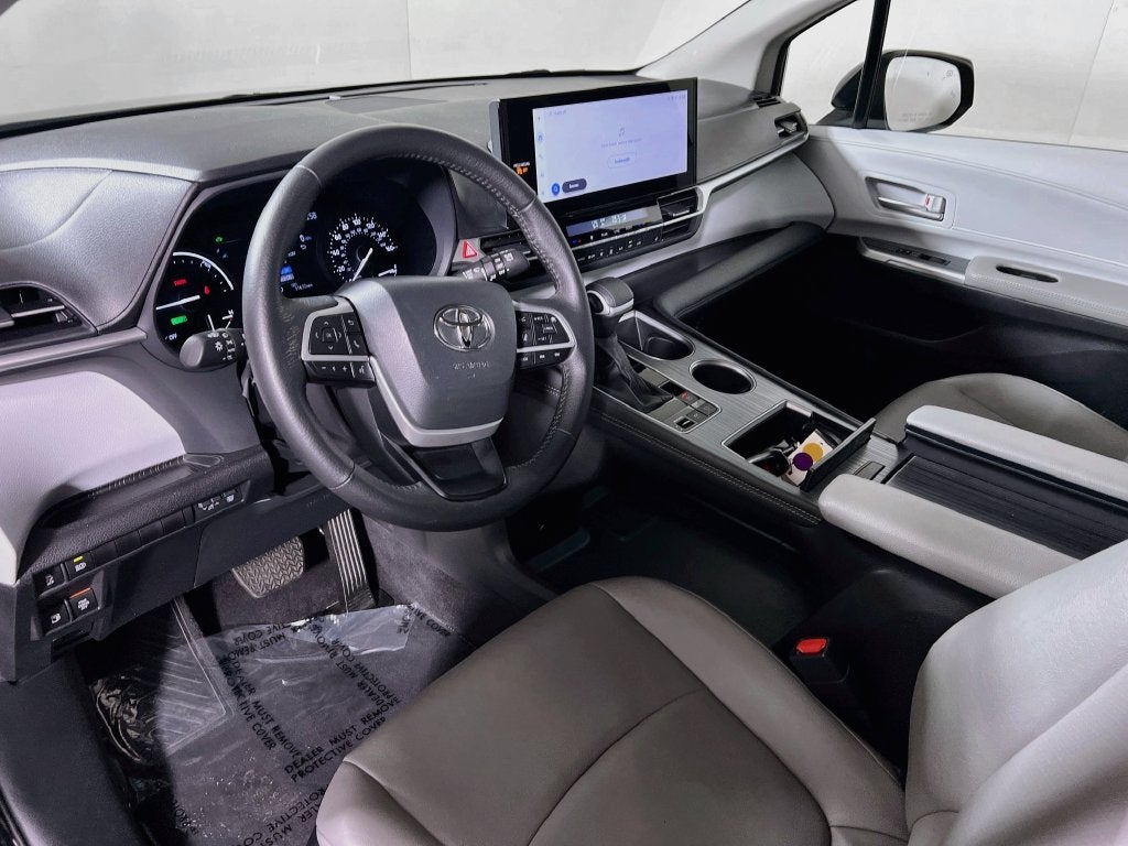 2026 Toyota Sienna XLE 8 Passenger