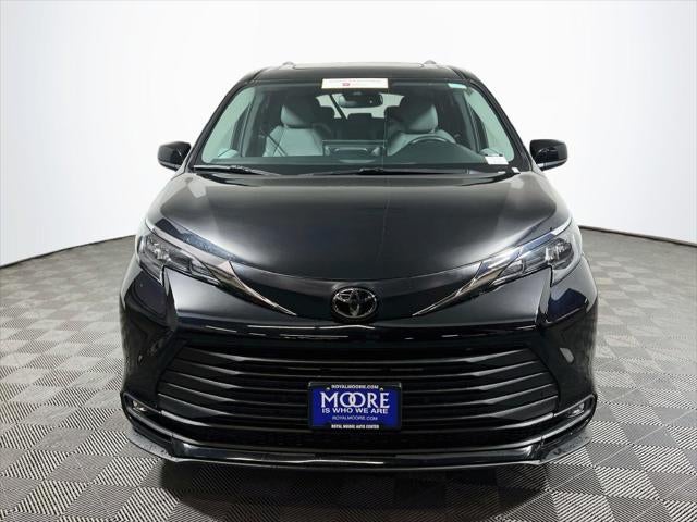 2026 Toyota Sienna XLE 8 Passenger