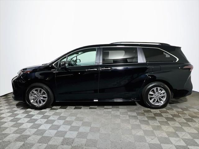 2026 Toyota Sienna XLE 8 Passenger