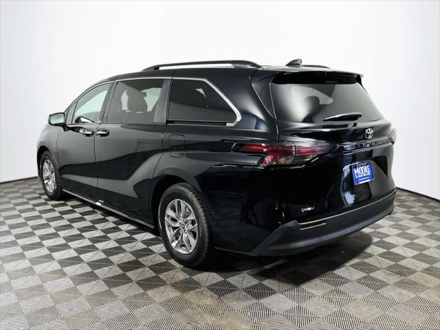 2026 Toyota Sienna XLE 8 Passenger