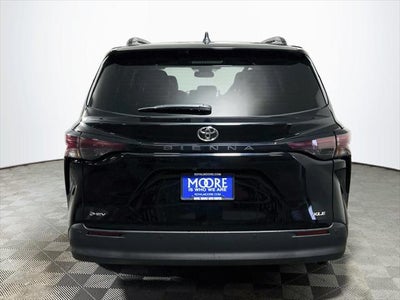 2026 Toyota Sienna XLE 8 Passenger