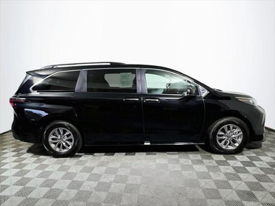 2026 Toyota Sienna XLE 8 Passenger
