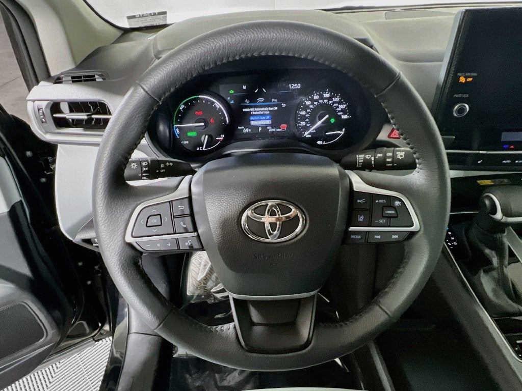 2026 Toyota Sienna XLE 8 Passenger