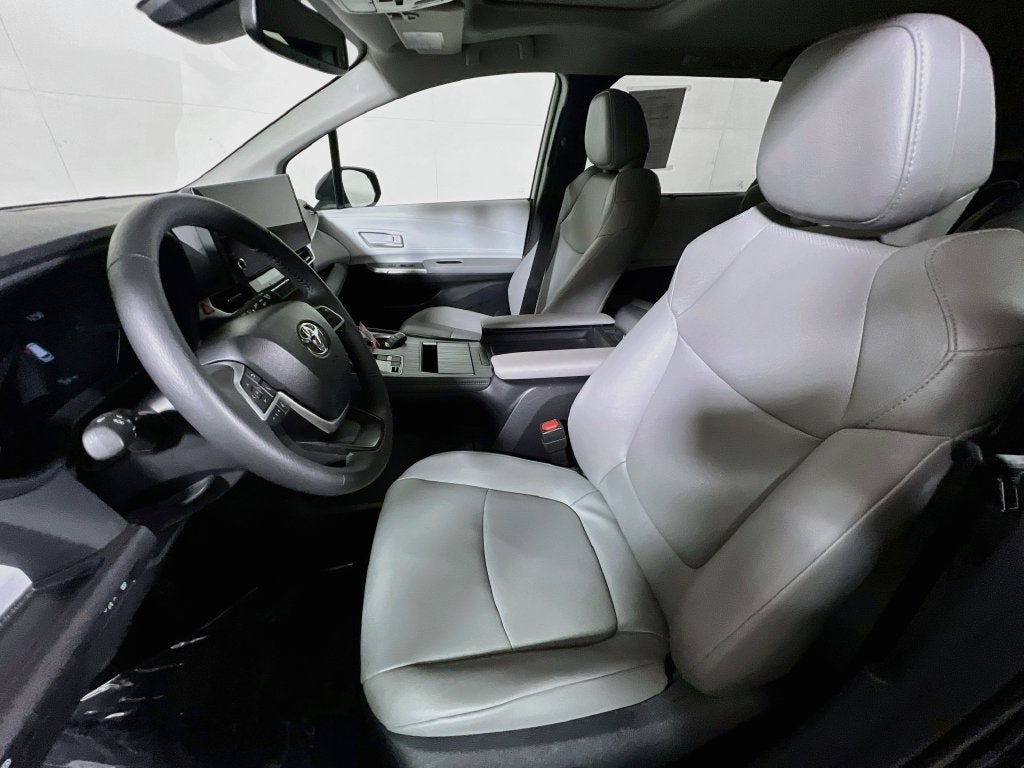 2026 Toyota Sienna XLE 8 Passenger