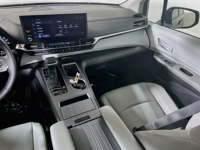 2026 Toyota Sienna XLE 8 Passenger