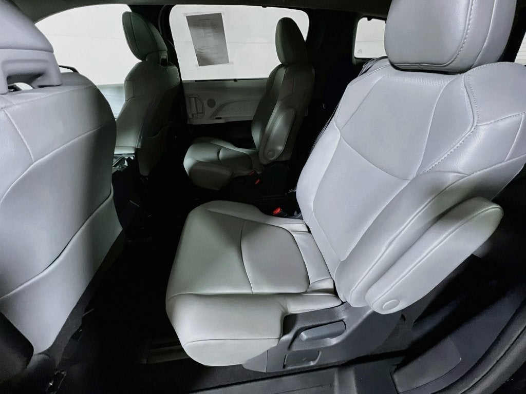 2026 Toyota Sienna XLE 8 Passenger