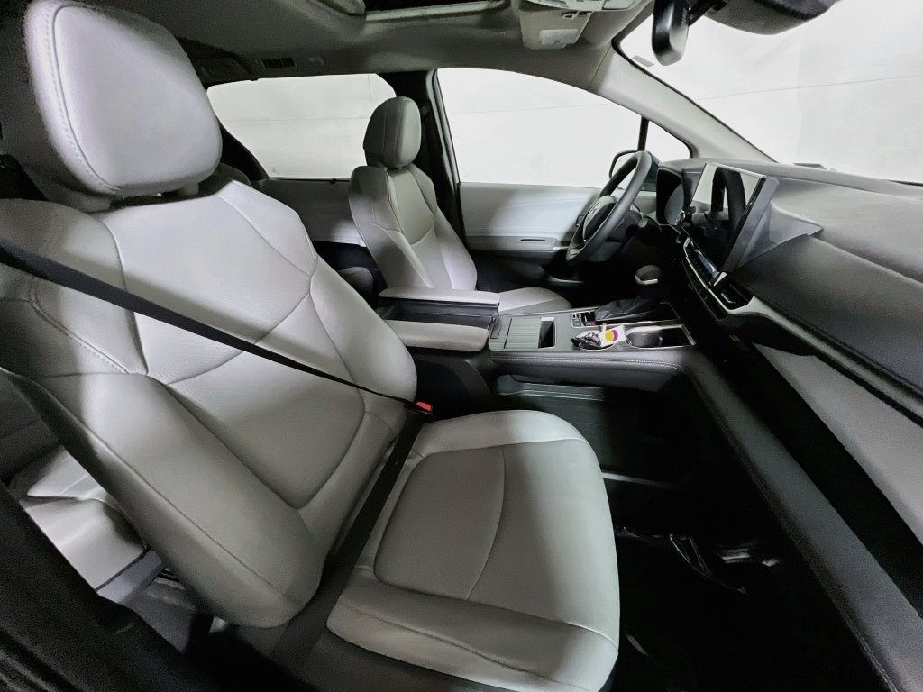 2026 Toyota Sienna XLE 8 Passenger