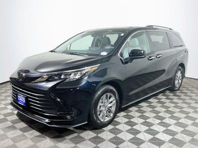 2026 Toyota Sienna XLE 8 Passenger
