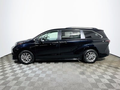 2026 Toyota Sienna XLE 8 Passenger