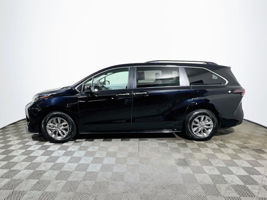 2026 Toyota Sienna XLE 8 Passenger