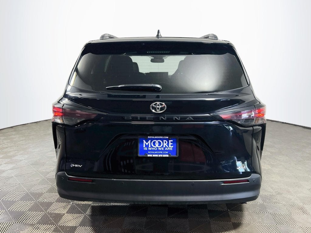 2026 Toyota Sienna XLE 8 Passenger