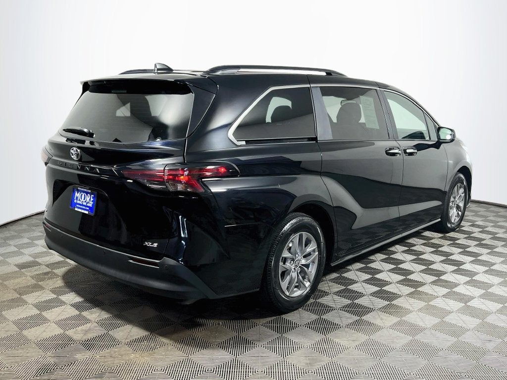 2026 Toyota Sienna XLE 8 Passenger