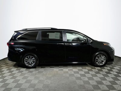 2026 Toyota Sienna XLE 8 Passenger