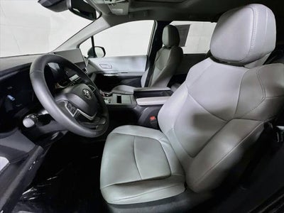 2026 Toyota Sienna XLE 8 Passenger