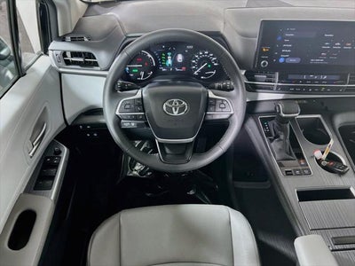 2026 Toyota Sienna XLE 8 Passenger