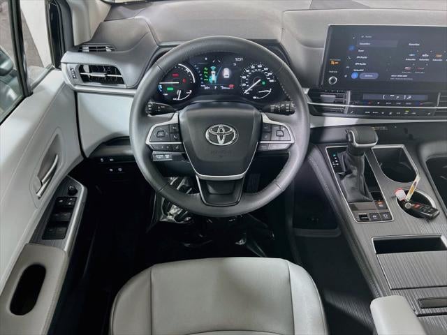 2026 Toyota Sienna XLE 8 Passenger