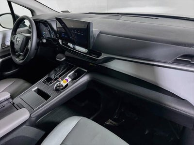 2026 Toyota Sienna XLE 8 Passenger